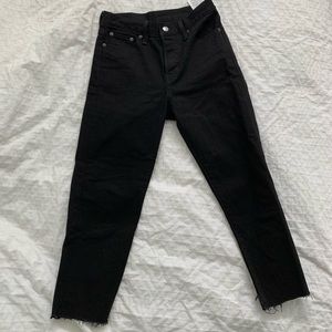 Black Levi’s Straight